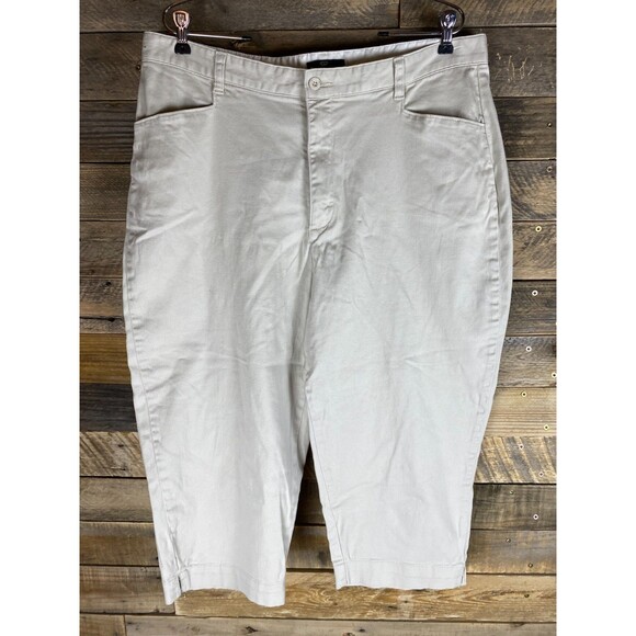 Lee Khakis Woman Sz 18W Beige Denim Capri Pants 4 Pockets - Picture 1 of 12